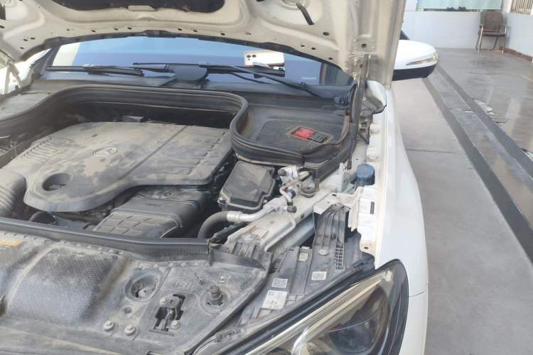 Used Mercedes-Benz GLE 2020 GLE 450 4MATIC Stylish Model Engine Bay Left