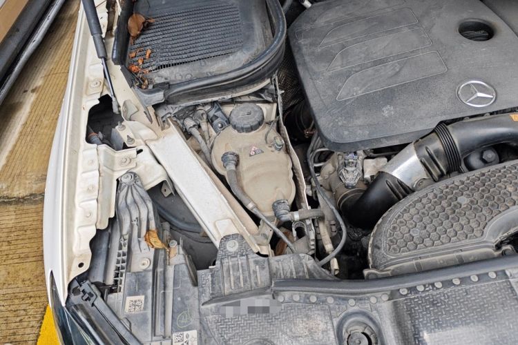 Used Mercedes-Benz GLE 2020 GLE 350 4MATIC Fashion Model Engine Bay Right