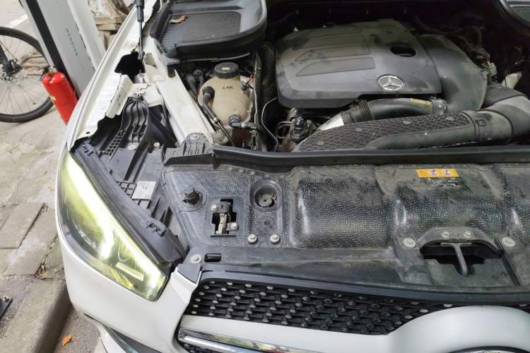Used Mercedes-Benz GLE 2020 GLE 350 4MATIC Fashion Model Engine Bay Right