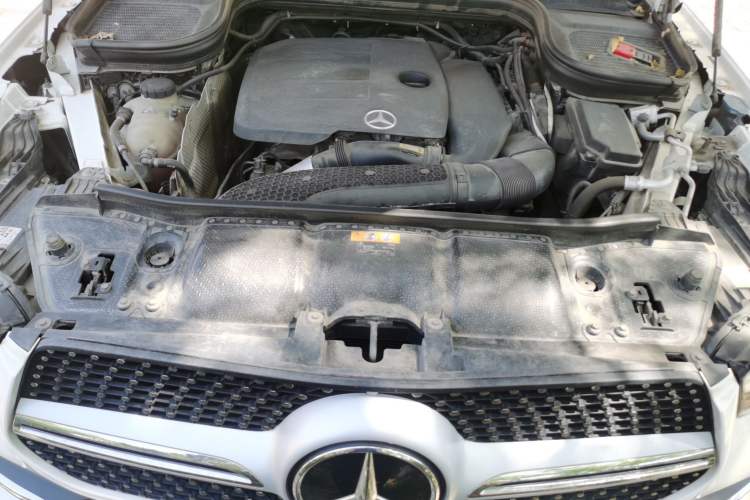 Used Mercedes-Benz GLE 2020 GLE 350 4MATIC Fashion Model Engine Bay