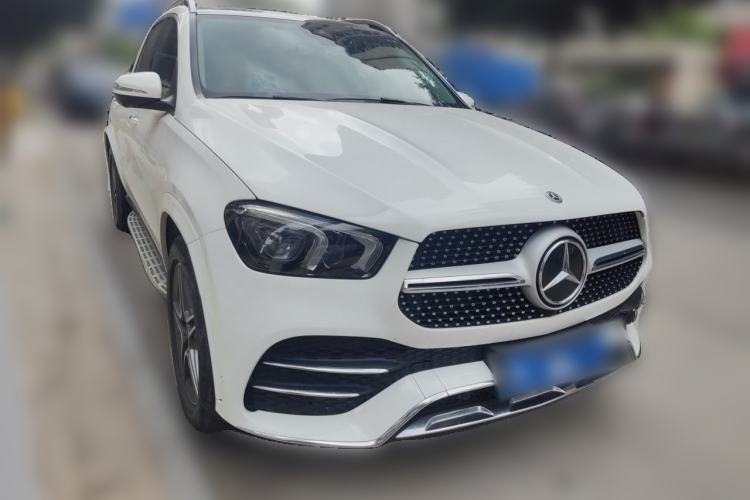 Used Mercedes-Benz GLE 2020 Facelifted GLE 450 4MATIC Stylish Edition Front Right 45 Deg