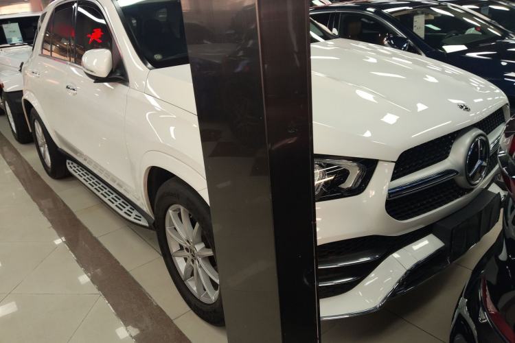 Used Mercedes-Benz GLE 2020 GLE 350 4MATIC Fashion Model Front Right 45 Deg