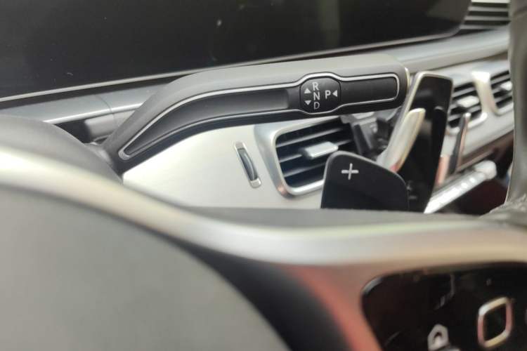 Used Mercedes-Benz GLE 2020 Facelifted GLE 450 4MATIC Stylish Edition Gear Lever