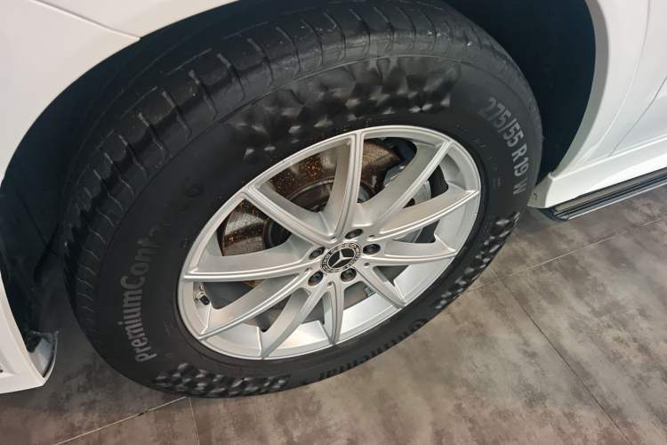 Used Mercedes-Benz GLE 2020 Restyled GLE 350 4MATIC Fashion Edition Special Version Left Front Wheel Hub