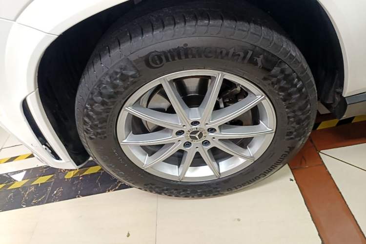 Used Mercedes-Benz GLE 2020 Restyled GLE 350 4MATIC Fashion Edition Left Front Wheel Hub