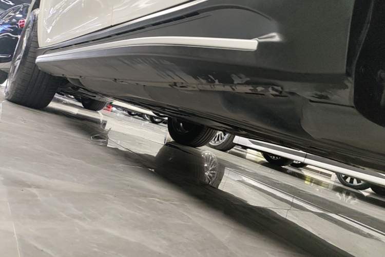 Used Mercedes-Benz GLE 2020 Restyled GLE 450 4MATIC Dynamic Edition Left Side Sill