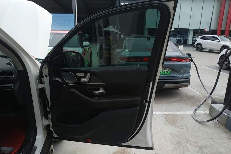 Used Mercedes-Benz GLE 2020 GLE 350 4MATIC Fashion Model Right Front Door Interior