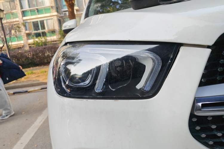 Used Mercedes-Benz GLE 2020 GLE 350 4MATIC Fashion Model Right Front Headlight
