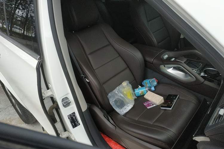 Used Mercedes-Benz GLE 2020 GLE 350 4MATIC Fashion Model Right Front Seat