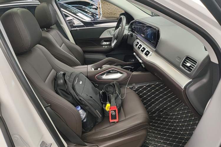 Used Mercedes-Benz GLE 2020 Restyled GLE 450 4MATIC Dynamic Edition Right Front Seat