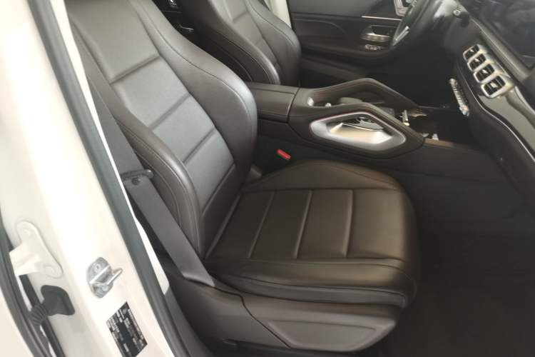Used Mercedes-Benz GLE 2020 GLE 350 4MATIC Fashion Model Right Front Seat