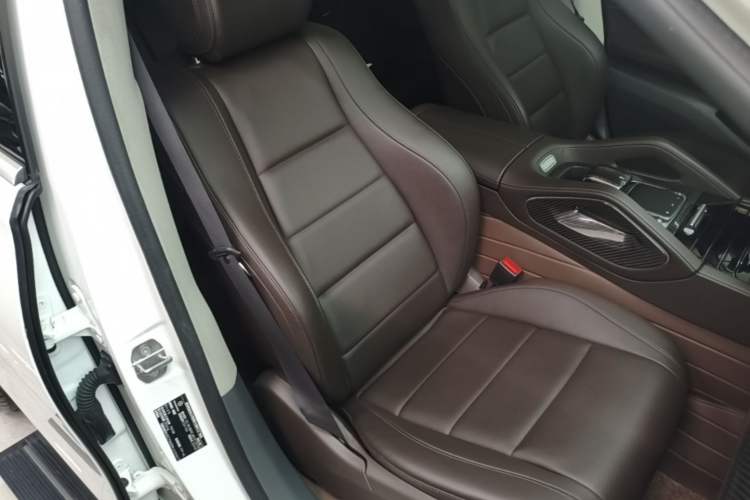 Used Mercedes-Benz GLE 2020 GLE 350 4MATIC Dynamic Edition Right Front Seat
