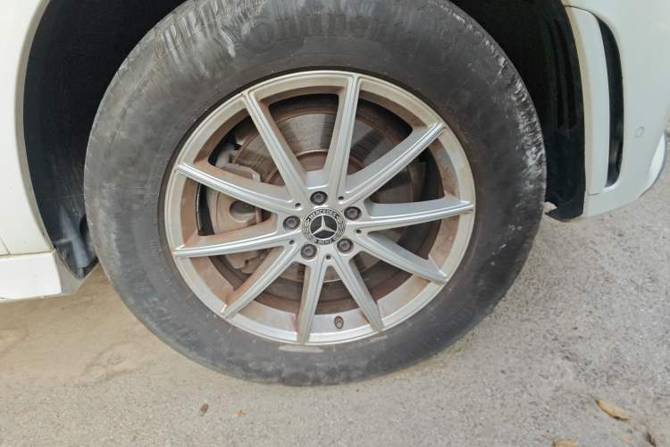 Used Mercedes-Benz GLE 2020 GLE 350 4MATIC Fashion Model Right Front Wheel Hub