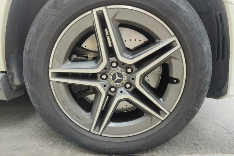Used Mercedes-Benz GLE 2020 Facelifted GLE 450 4MATIC Stylish Edition Right Front Wheel Hub
