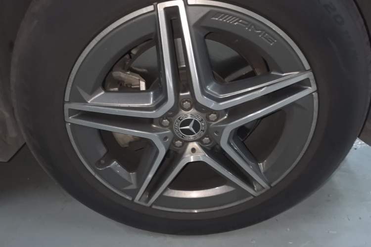 Used Mercedes-Benz GLE 2020 Restyled GLE 350 4MATIC Fashion Edition Right Front Wheel Hub