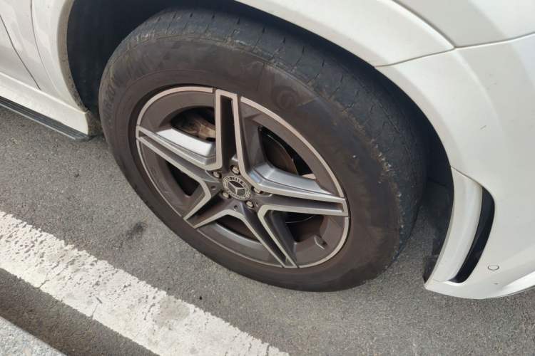 Used Mercedes-Benz GLE 2020 Restyled GLE 450 4MATIC Dynamic Edition Right Front Wheel Hub