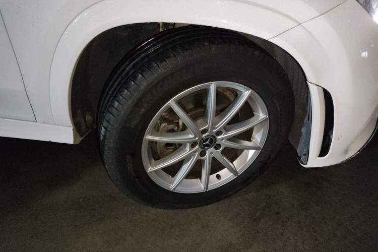 Used Mercedes-Benz GLE 2020 GLE 350 4MATIC Fashion Model Right Front Wheel Hub