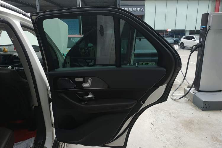 Used Mercedes-Benz GLE 2020 GLE 350 4MATIC Fashion Model Right Rear Door Interior
