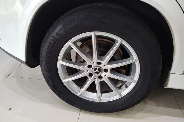 Used Mercedes-Benz GLE 2020 Restyled GLE 350 4MATIC Fashion Edition Right Rear Wheel Hub