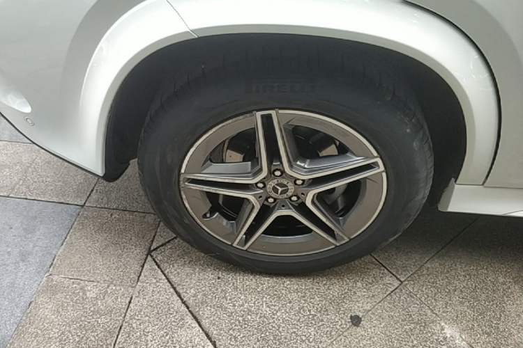 Used Mercedes-Benz GLE 2020 GLE 350 4MATIC Fashion Model Right Rear Wheel Hub