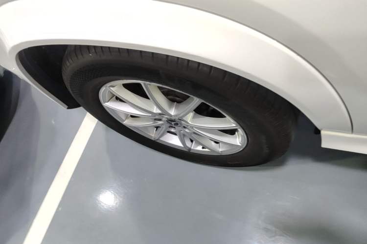 Used Mercedes-Benz GLE 2020 GLE 350 4MATIC Fashion Model Right Rear Wheel Hub