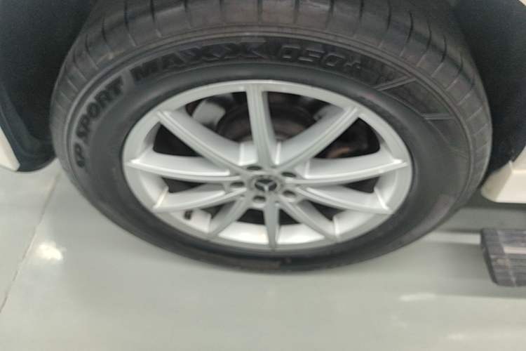 Used Mercedes-Benz GLE 2020 GLE 350 4MATIC Fashion Model Right Rear Wheel Hub