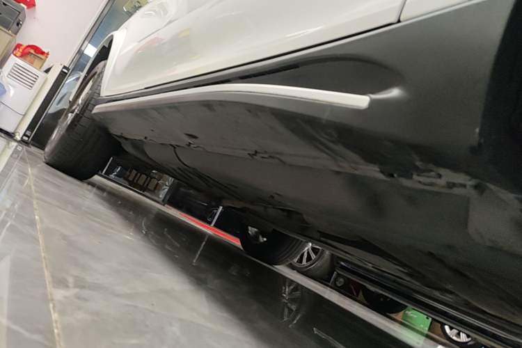 Used Mercedes-Benz GLE 2020 Restyled GLE 450 4MATIC Dynamic Edition Right Side Sill