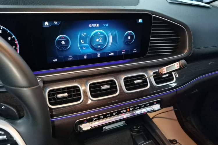 Used Mercedes-Benz GLE 2021 GLE 350 4MATIC Stylish Model Audio And AC Panel