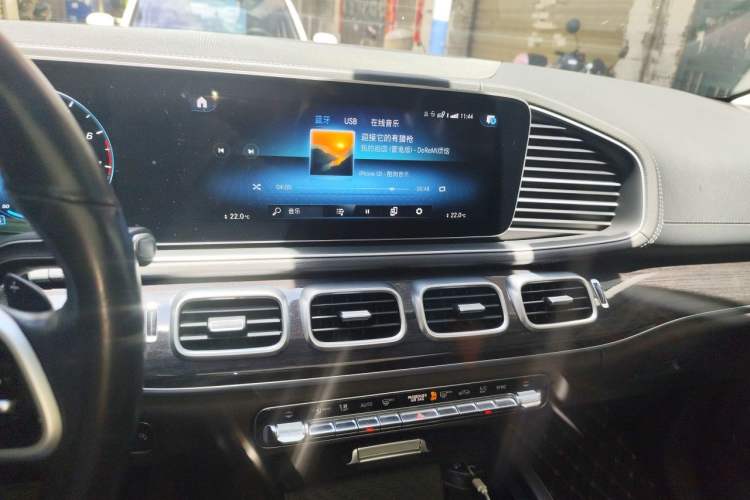 Used Mercedes-Benz GLE 2021 GLE 350 4MATIC Dynamic Edition Audio And AC Panel