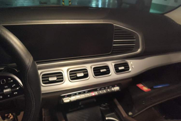 Used Mercedes-Benz GLE 2021 GLE 450 4MATIC Stylish Model Audio And AC Panel