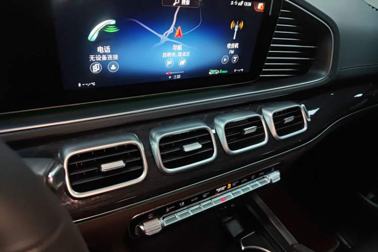 Used Mercedes-Benz GLE 2021 GLE 350 4MATIC Stylish Model Audio And AC Panel