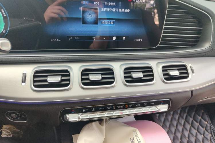 Used Mercedes-Benz GLE 2021 GLE 450 4MATIC Stylish Model Audio And AC Panel