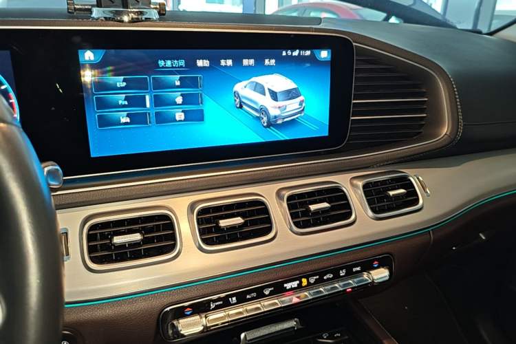 Used Mercedes-Benz GLE 2021 GLE 450 4MATIC AMG Line Audio And AC Panel