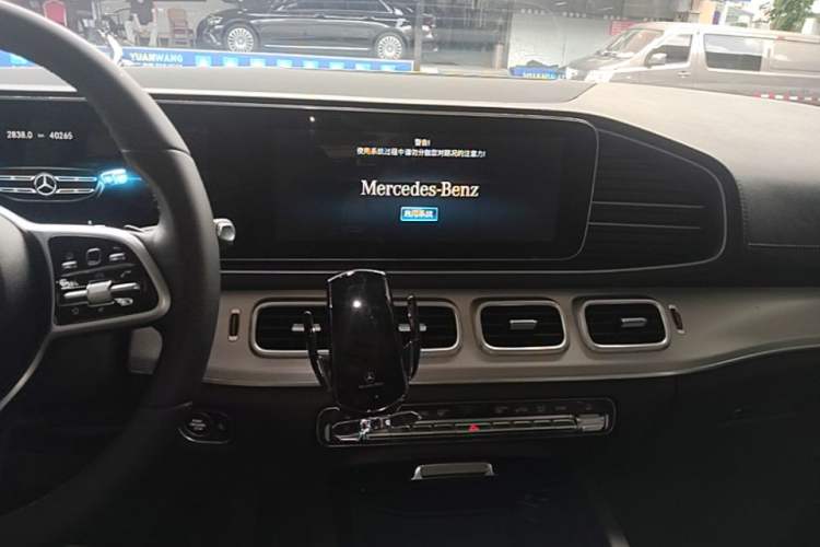 Used Mercedes-Benz GLE 2021 GLE 350 4MATIC Dynamic Edition Audio And AC Panel