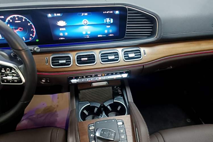Used Mercedes-Benz GLE 2021 GLE 350 4MATIC Luxury Model Audio And AC Panel