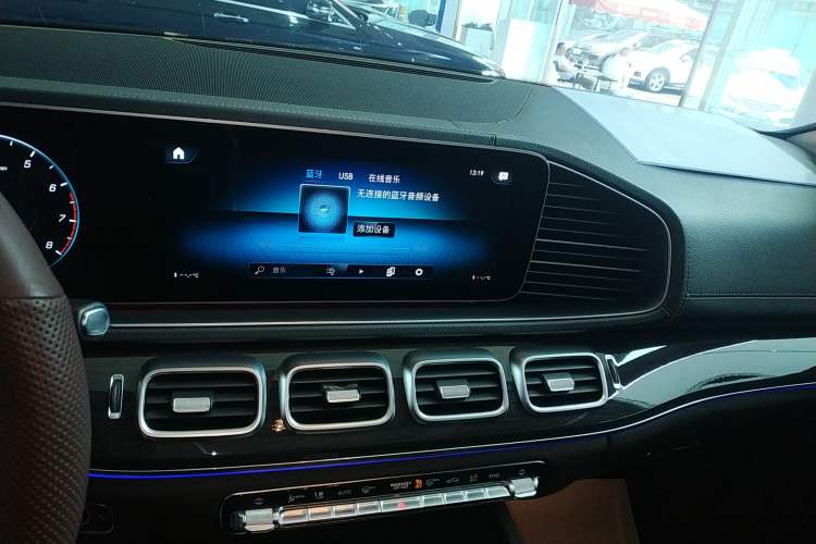 Used Mercedes-Benz GLE 2021 GLE 350 4MATIC Stylish Model Audio And AC Panel