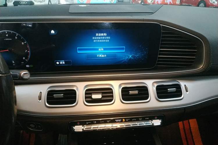 Used Mercedes-Benz GLE 2021 GLE 350 4MATIC Dynamic Edition Audio And AC Panel