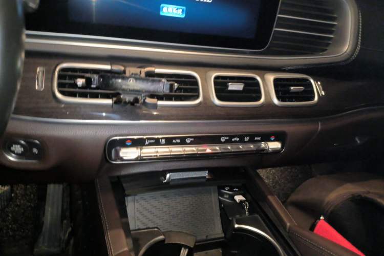 Used Mercedes-Benz GLE 2021 GLE 350 4MATIC Stylish Model Audio And AC Panel