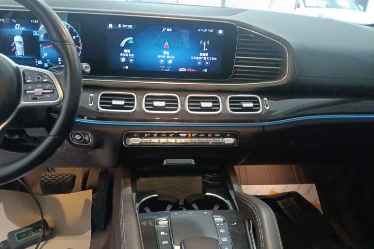 Used Mercedes-Benz GLE 2021 GLE 350 4MATIC Dynamic Edition Audio And AC Panel