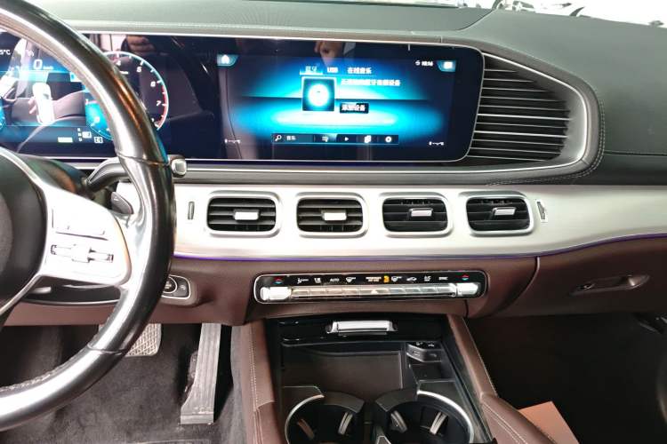Used Mercedes-Benz GLE 2021 GLE 450 4MATIC AMG Line Audio And AC Panel