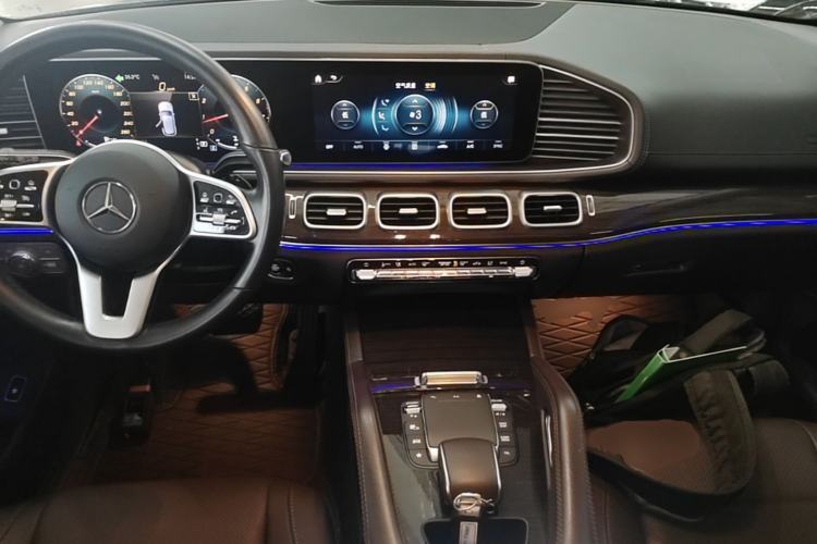 Used Mercedes-Benz GLE 2021 GLE 350 4MATIC Dynamic Edition Center Console