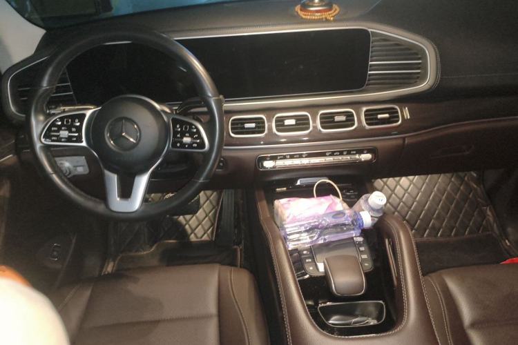Used Mercedes-Benz GLE 2021 GLE 350 4MATIC Dynamic Edition Center Console