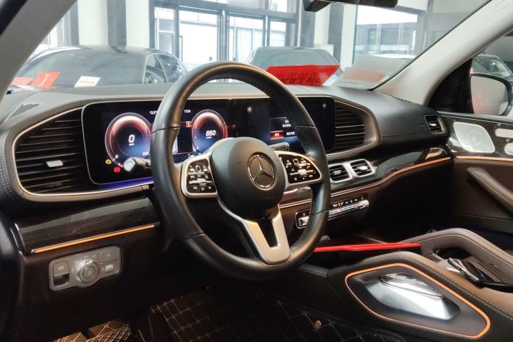Used Mercedes-Benz GLE 2021 GLE 350 4MATIC Dynamic Edition Center Console