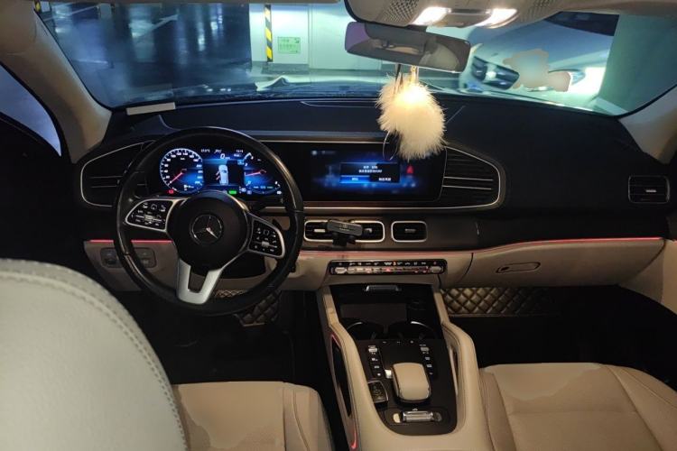 Used Mercedes-Benz GLE 2021 GLE 450 4MATIC Luxury Model Center Console