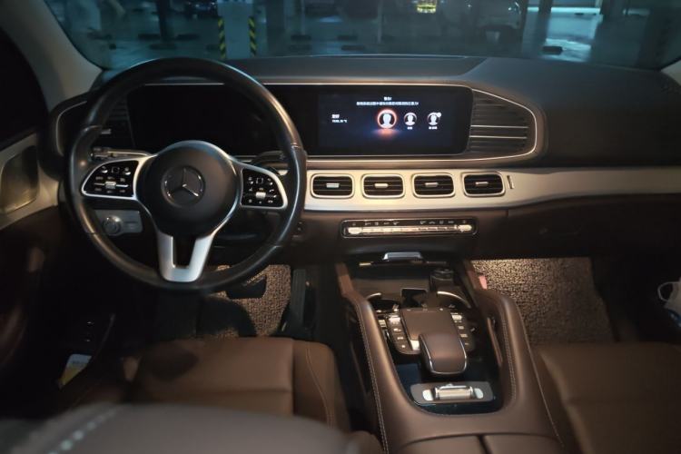 Used Mercedes-Benz GLE 2021 GLE 450 4MATIC AMG Line Center Console