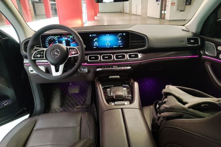 Used Mercedes-Benz GLE 2021 GLE 350 4MATIC Stylish Model Center Console