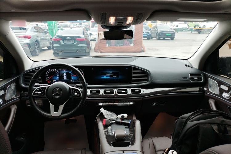 Used Mercedes-Benz GLE 2021 GLE 350 4MATIC Stylish Model Center Console