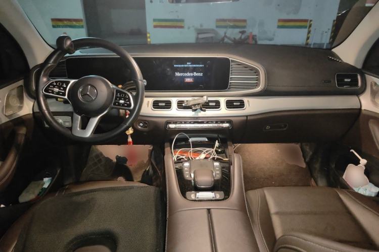 Used Mercedes-Benz GLE 2021 GLE 450 4MATIC Stylish Model Center Console