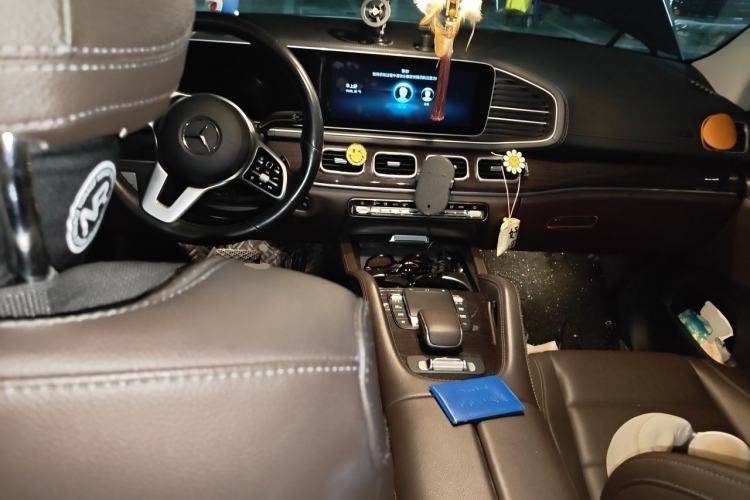 Used Mercedes-Benz GLE 2021 GLE 350 4MATIC Stylish Model Center Console