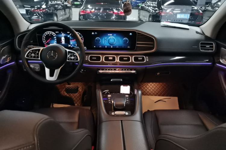 Used Mercedes-Benz GLE 2021 GLE 350 4MATIC Stylish Model Center Console